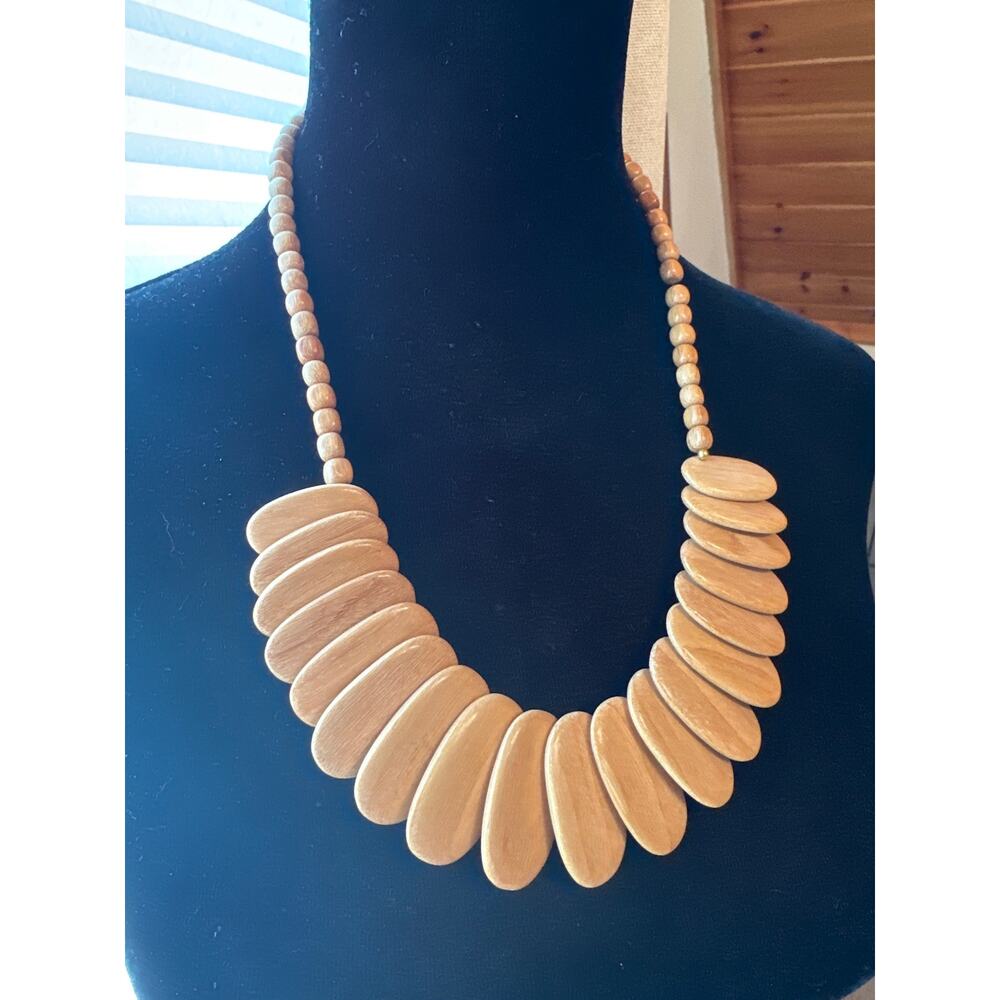 Natural Wood Statement Necklace – Graduated Oval Design